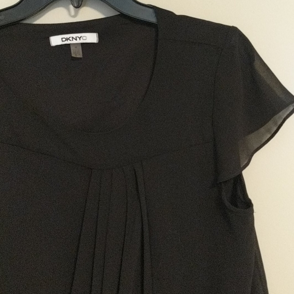 DKNYC black shortsleeved top size Medium - Picture 2 of 7